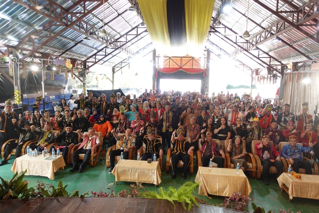 Borneo Dayak Forum Shoas Penampang - Daily Express Feature